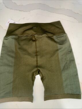 Wilson Olive Green High-Waist Seamless Bike Shorts